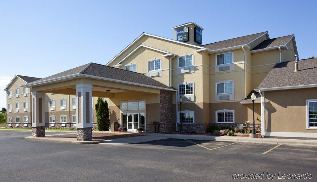 Crossings By Grandstay Inn & Suites Becker Exteriör bild