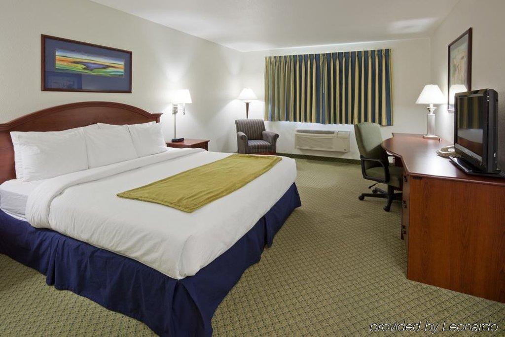 Crossings By Grandstay Inn & Suites Becker Exteriör bild